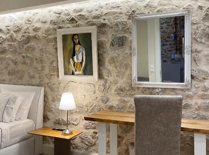 Blue Domino Luxury Villa *