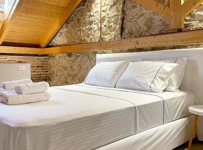 Blue Domino Luxury Villa *