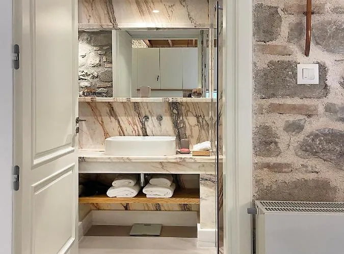 Blue Domino Luxury * Patras