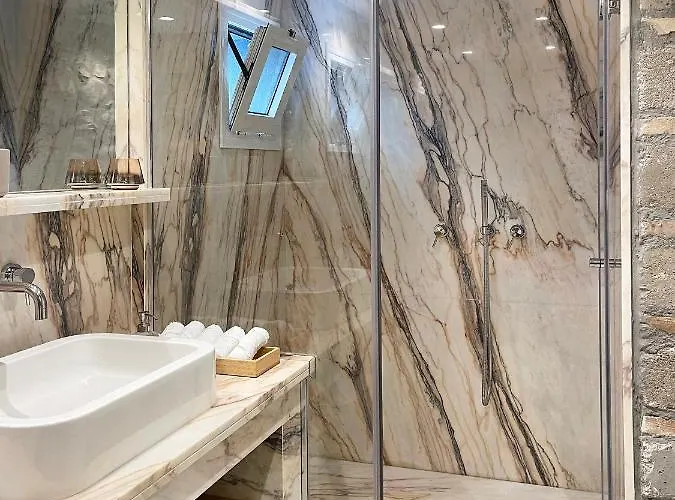 Blue Domino Luxury Villa