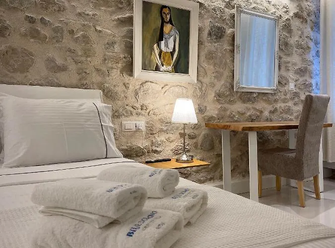 Blue Domino Luxury * Patras