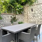 Blue Domino Luxury * باترا