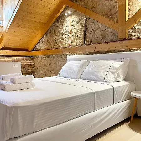 Blue Domino Luxury Villa *