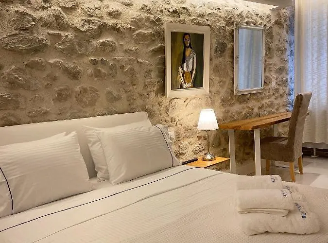 Blue Domino Luxury *