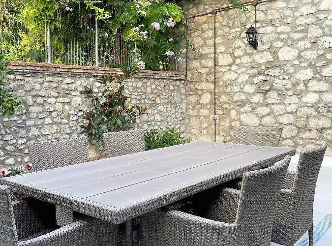 Blue Domino Luxury * Patras